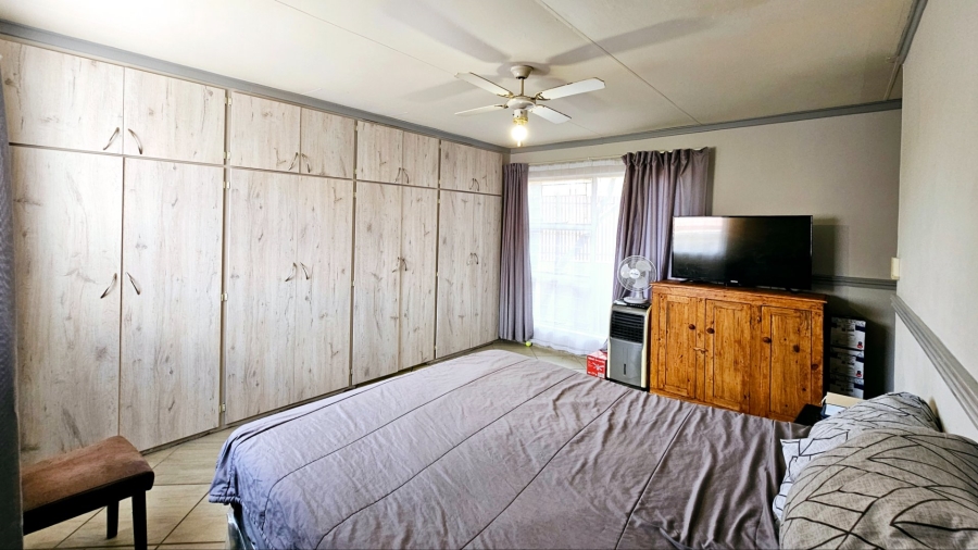 3 Bedroom Property for Sale in Langenhovenpark Free State